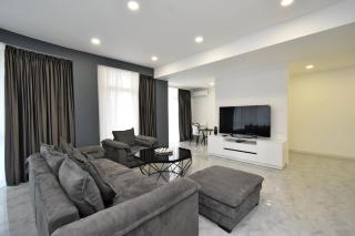 Verin Antarayin street, 3 bedrooms Unique, Luxury apartment MM500 - 4