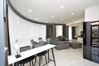 Verin Antarayin street, 3 bedrooms Unique, Luxury apartment MM500 - 3