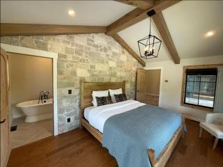 Beautiful Craftsman Home with Riverfront Views! - 8