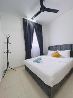 Airport stay Entire 3 BDR Apart, sleeps 4-5 guests, Kota Warisan KLIA - 2
