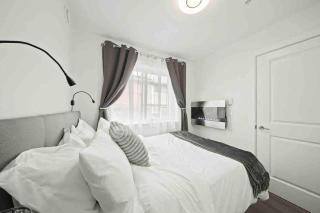 Entire NEW Cozy and Modern 2-storey HOUSE - Vancouver - 4