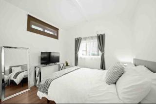 Entire NEW Cozy and Modern 2-storey HOUSE - Vancouver - 5