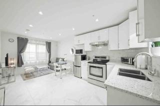 Entire NEW Cozy and Modern 2-storey HOUSE - Vancouver - 6