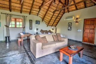 Leopard Chalet - Marloth Park - 3