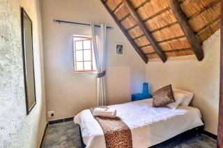 Leopard Chalet - Marloth Park - 2