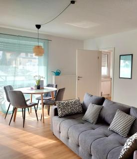 Moderne Wohnung mit Vollausstattung in ruhiger Lage, W-LAN - Großröhrsdorf - 0