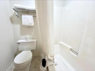 Homestead Inn - Wolf Point - 2