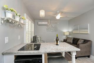 Island Vibes Cottage - Clearwater Beach - 5