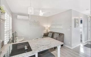 Island Vibes Cottage - Clearwater Beach - 4