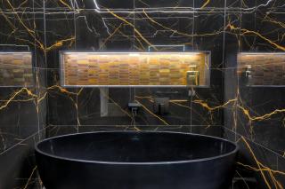 Swish Luxury Holiday Apartments - 1