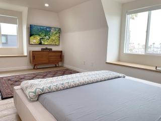 Oceanfront Penthouse On Sand - Epic Views/Sunsets! - Huntington Beach - 5