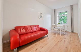 Tolstov Apartments - 4 Room Apartment - 15 Min to Messe DUS - 10 Min Old to Town DUS - 3