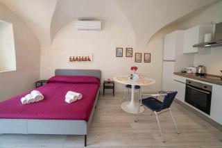 Lavinia Suite - Romantic & New! - Marone - 5