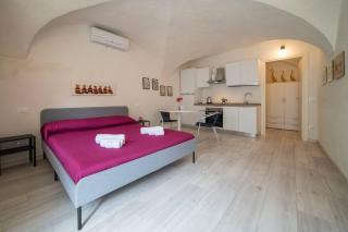 Lavinia Suite - Romantic & New! - Marone - 2