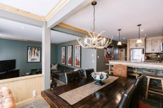 BEST Location . Walk To Canyon Lodge . Views . Pool/Spa - Mammoth Lakes - 9