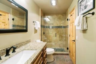 BEST Location . Walk To Canyon Lodge . Views . Pool/Spa - 1