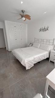 Precioso dormitorio en el centro de Torremolinos - 0