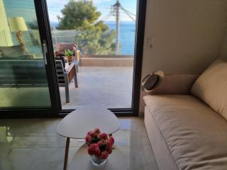 Wide Blue Luxury Boutique Suites - Neos Marmaras - 3