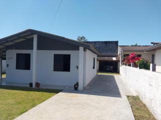 Casa disponível para diária, 300m do mar casa sozinha no terreno - Matinhos - 1