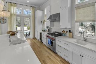 'Here Comes the Sun' has a Private Pool, 6 Seat Golf Cart, and Stunning Outdoor Living Space home - Santa Rosa Beach - 6