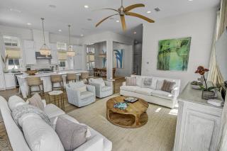 'Here Comes the Sun' has a Private Pool, 6 Seat Golf Cart, and Stunning Outdoor Living Space home - Santa Rosa Beach - 3
