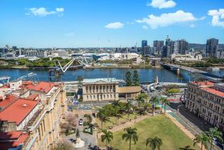 Dress Circle! 2Bed/2Bath/1Car/Amazing Views ~ CBD - Brisbane - 7