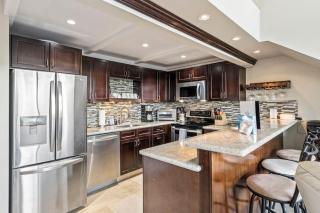 Kihei Alii Kai A404- Top Floor, remodeled, oceanview & steps from beach - Kihei - 7
