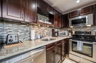 Kihei Alii Kai A404- Top Floor, remodeled, oceanview & steps from beach - Kihei - 6