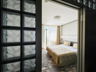 12th Floor Apartments - Odessa - 4