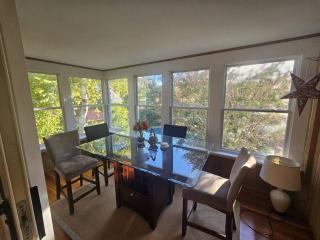 Experience Classic New England-walk to beach&shops - 9