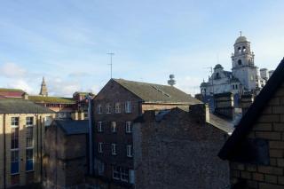 Stylish city-centre apartment with balcony - Liverpool - 3