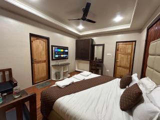 Fair Mount, Airport Road, Humhama Srinagar - Srinagar - 5