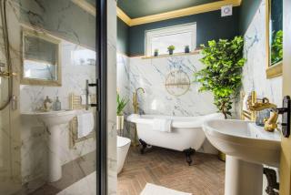 Luxury Versace Sleeps10 HotTub Pool Table SkyTV - Londra - 6