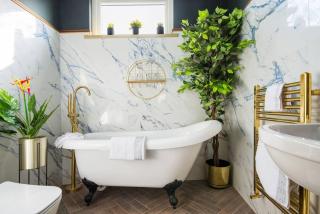 Luxury Versace Sleeps10 HotTub Pool Table SkyTV - Londra - 8