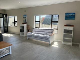 Dutchie - 4 Vygie Avenue - Struisbaai - 7