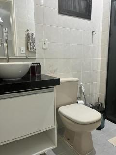 Apartamento Condomínio Wembley Tênis de frente à praia - 9