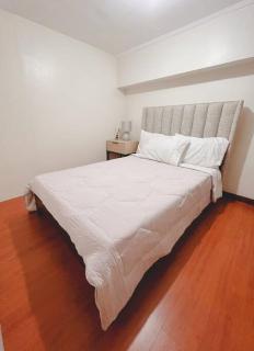 2BR spacious loft in QC, short walk to M Place - Manila - 3