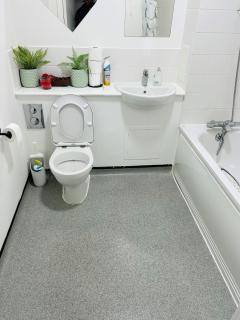One Bedroom Apartment Barking - Barking - 4