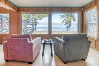 Agate Beach Oceanfront Suite A - 9