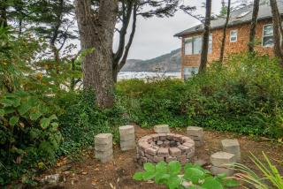 Agate Beach Oceanfront Lodge - 9