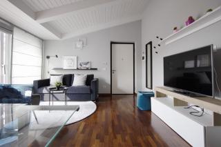 Penthouse with Patio & 2 Baths, 10 Min to Duomo - Milan - 8