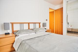 Bright 2 bedroom flat in Old Street with balcony - London - 1