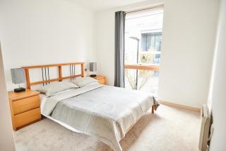 Bright 2 bedroom flat in Old Street with balcony - London - 5