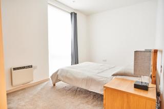 Bright 2 bedroom flat in Old Street with balcony - London - 9