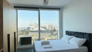 Urban Serenity Skyline View Apartment 2 - 2