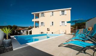 Apartments Villa Laguna with pool - Ražanj - 9