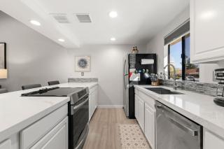 Luxurious fairway condo resort country club - Palm Desert - 6