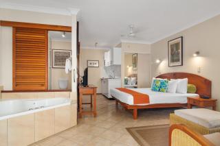 Hibiscus 52 - Fabulous Location 3 minutes walk to beach and Macrossan St - Port Douglas - 1