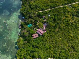 Weyh's Studio #1 by the ocean 100Mbps - Panglao - 2