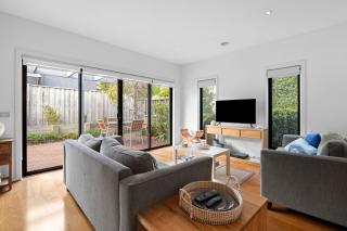 Spring Central 29 - Torquay - 9